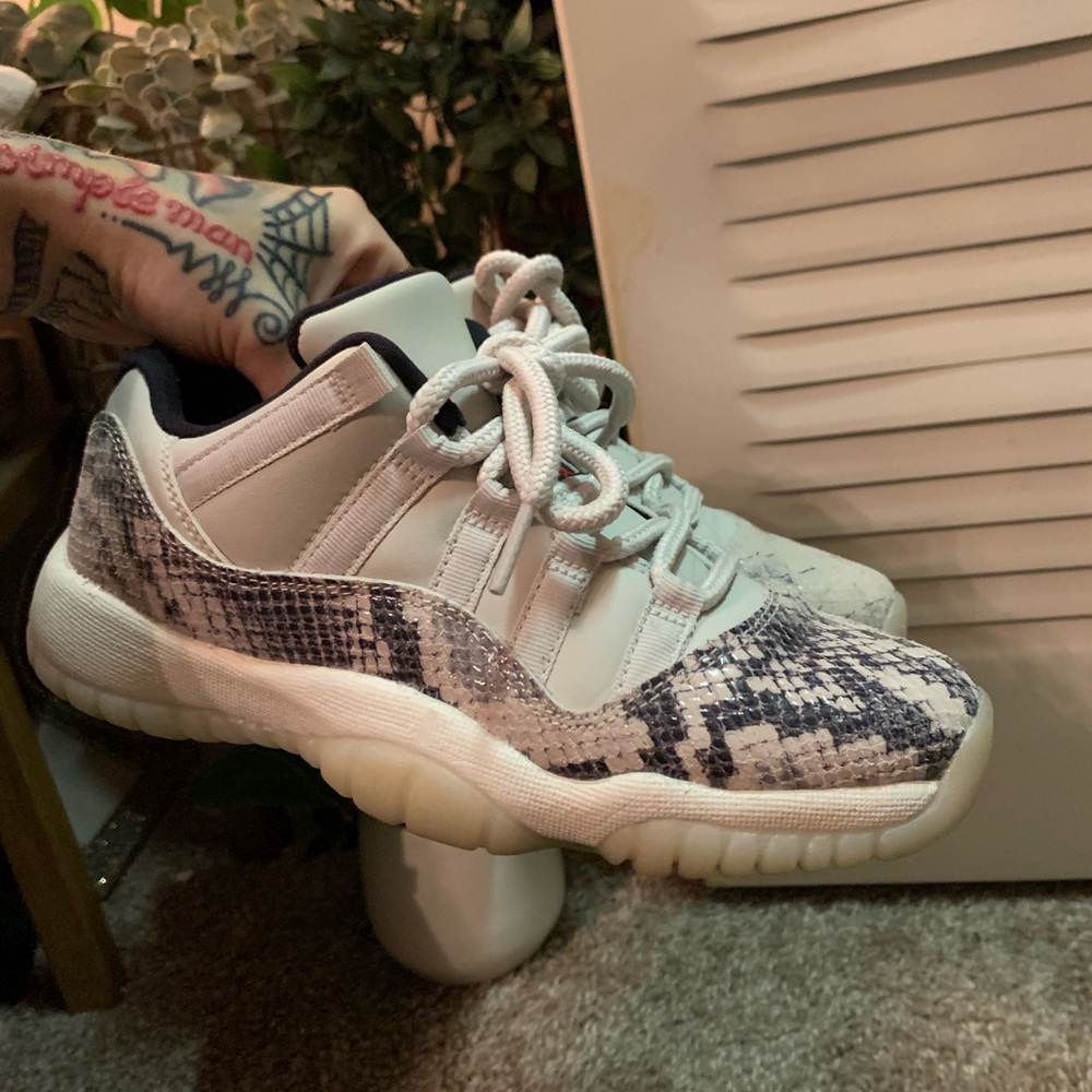 Boys size Jordan’s shoes